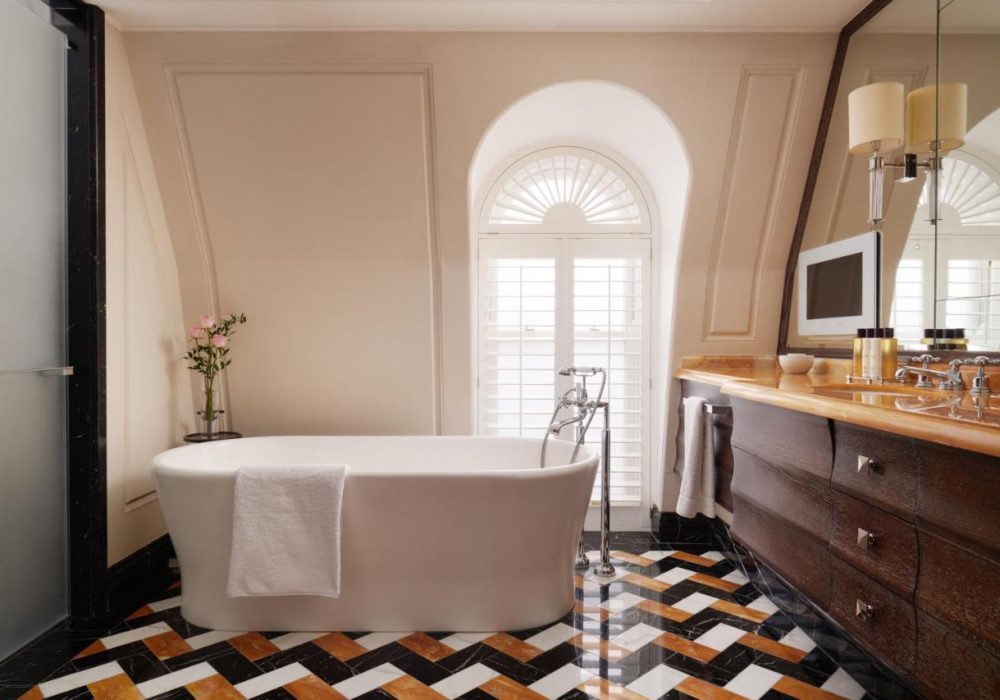 Badrum Corinthia London